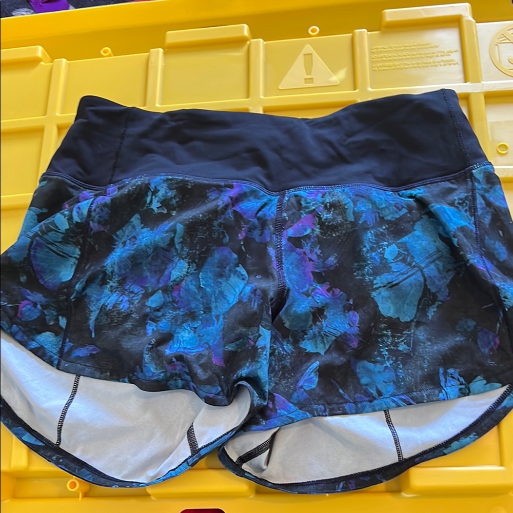 Lululomen Women's Blue Floral Shorts